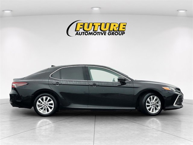 Used 2023 Toyota Camry LE image 6