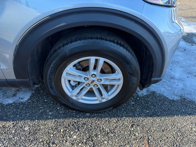 Certified 2022 Ford Explorer XLT w/ Equipment Group 202A image 28