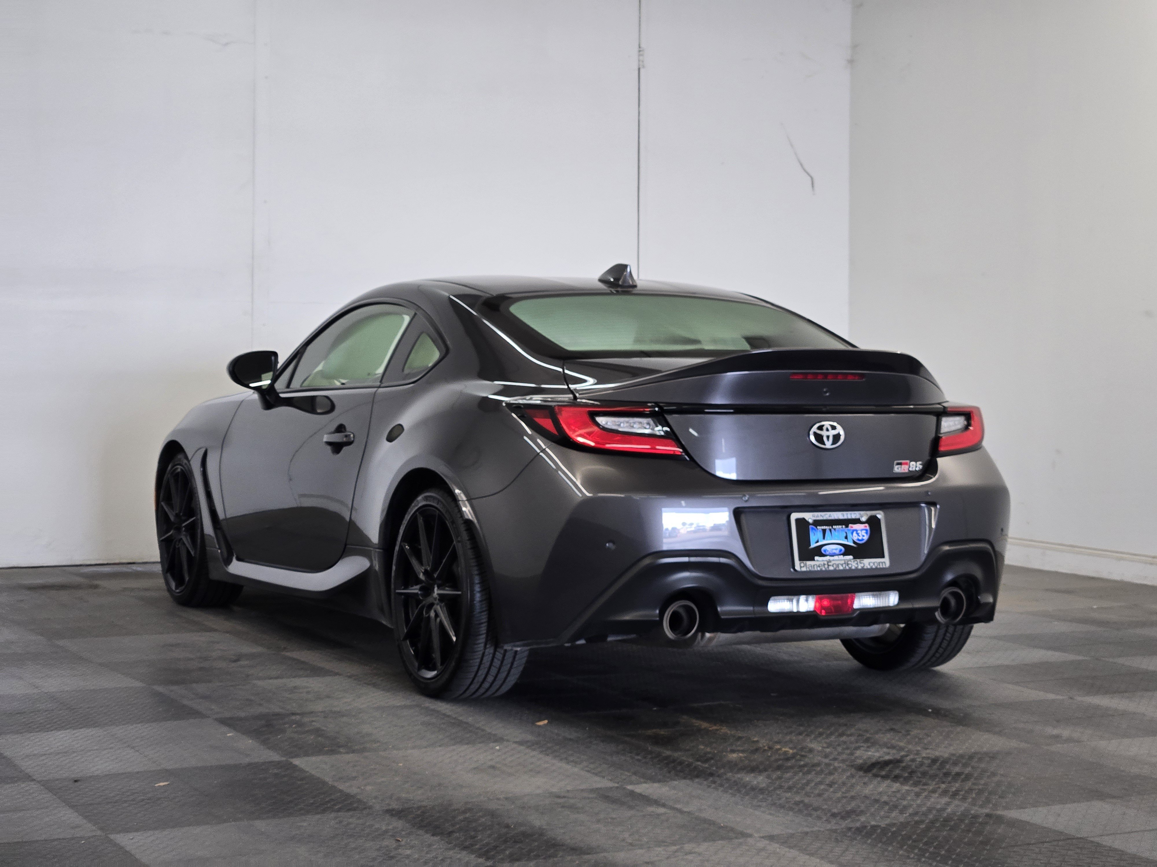 Used 2023 Toyota GR86 Premium RWD image 5