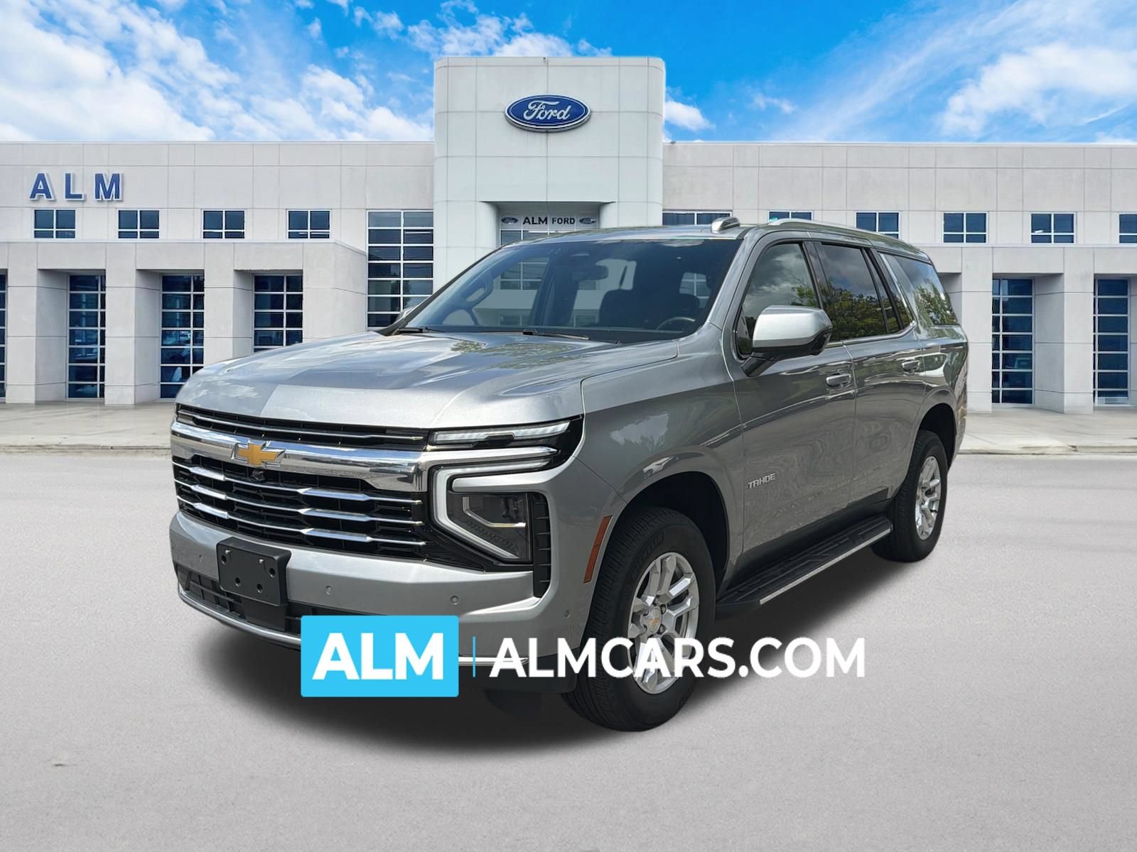 Used 2025 Chevrolet Tahoe LT AWD/4WD image 1