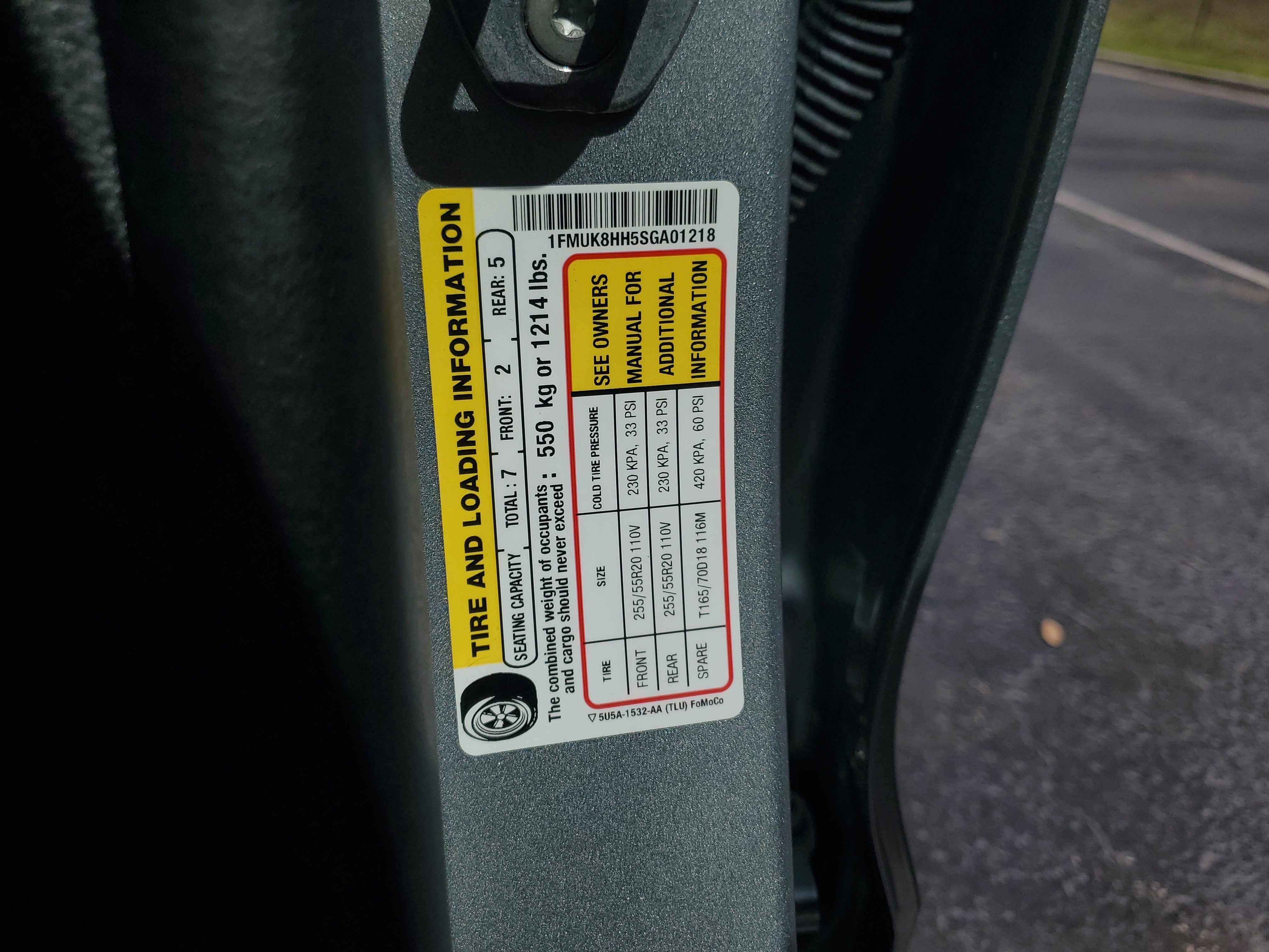 Certified 2025 Ford Explorer Platinum image 32