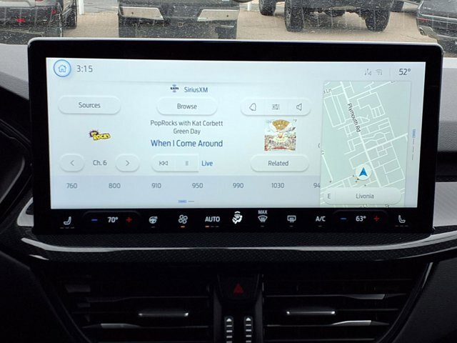 Certified 2024 Ford Escape ST-Line w/ Tech Pack #1 AWD/4WD image 11