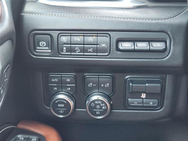 Used 2024 GMC Yukon XL Denali Ultimate AWD/4WD image 22