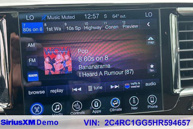 Used 2017 Chrysler Pacifica Limited image 38