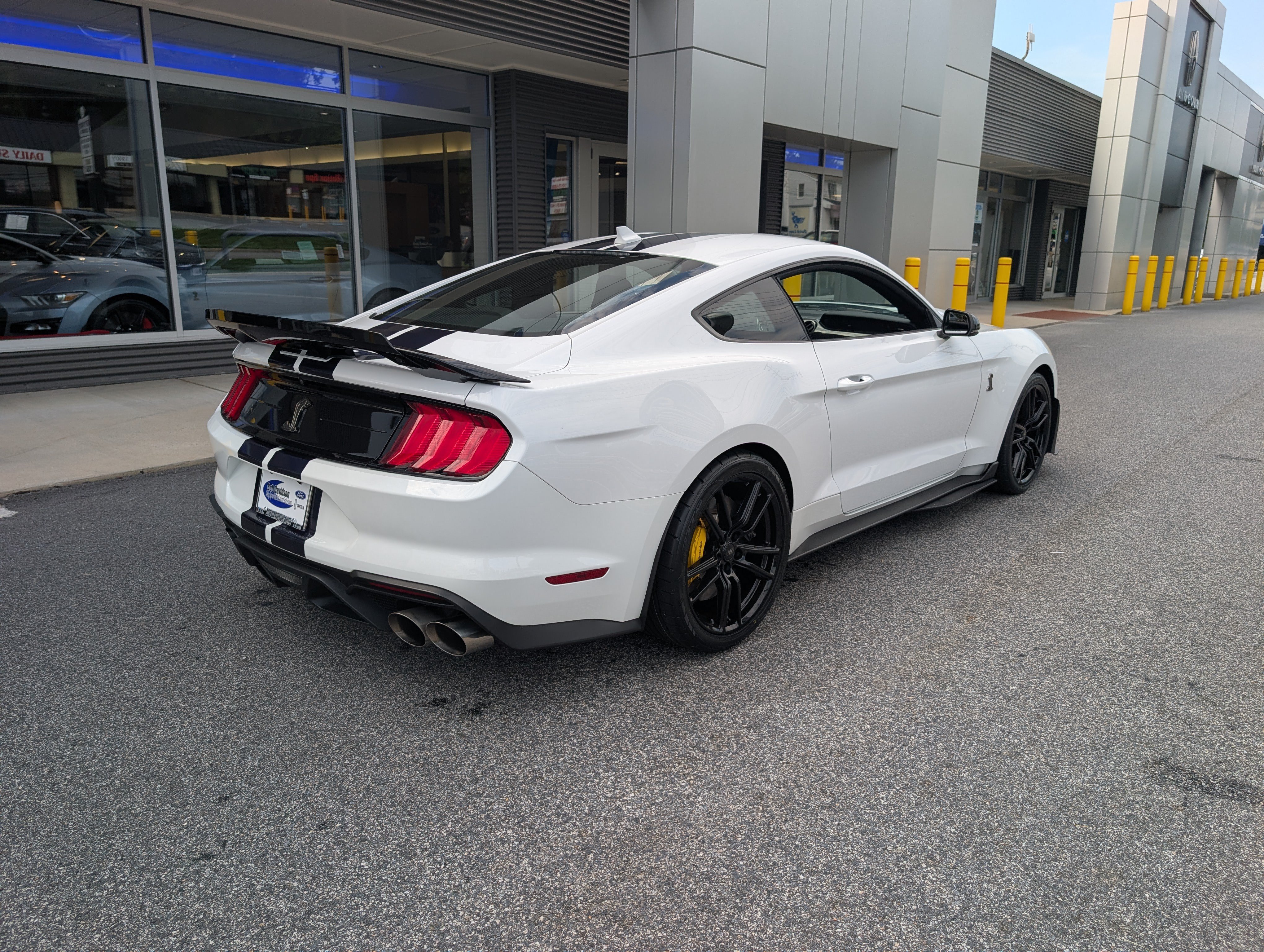 Certified 2022 Ford Mustang Shelby GT500 w/ Technology Package RWD image 6