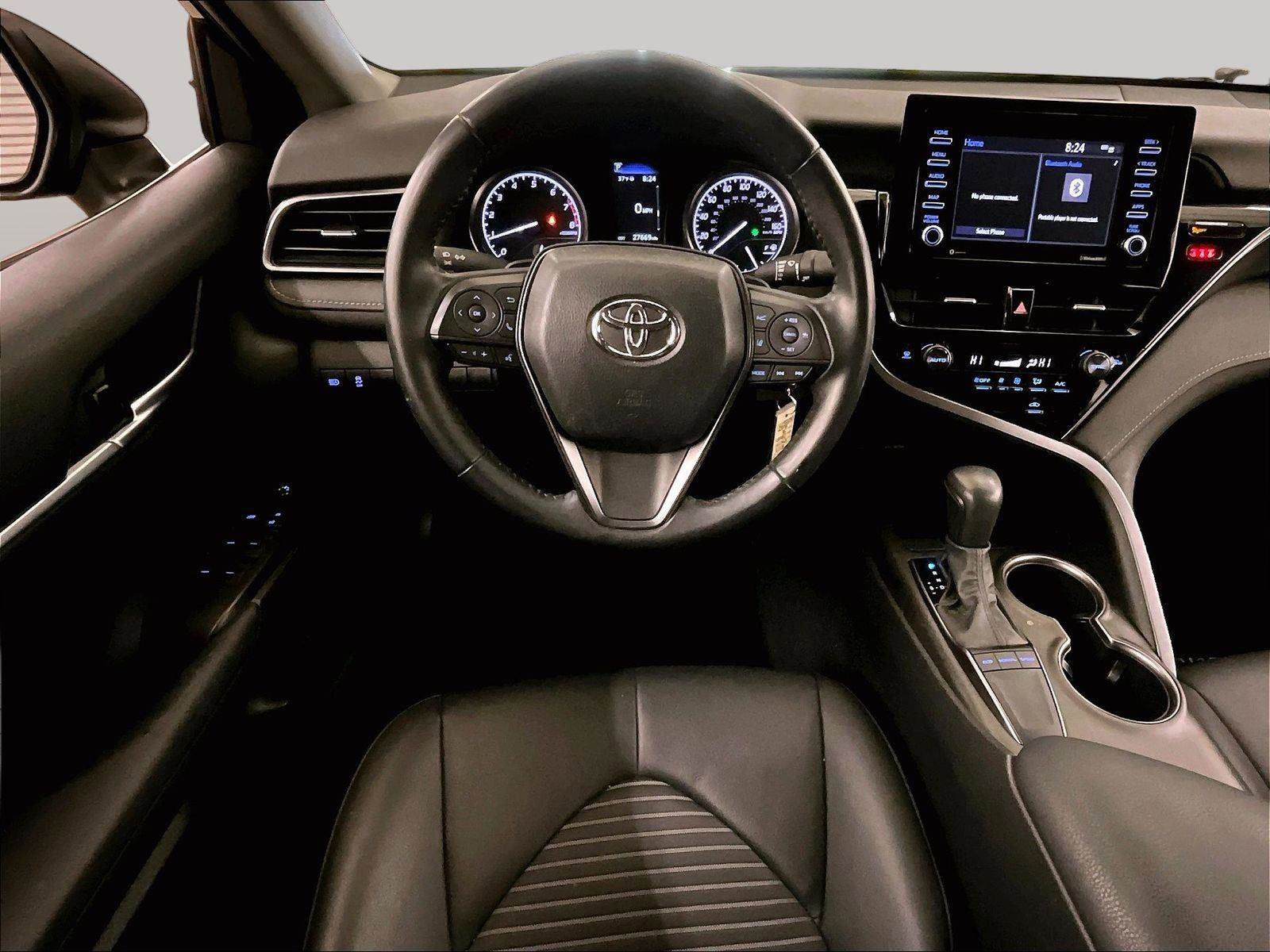 Used 2023 Toyota Camry SE FWD image 5