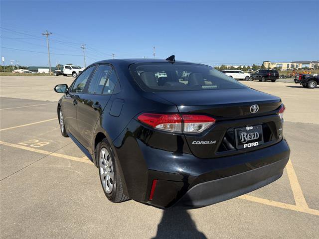 Used 2025 Toyota Corolla LE FWD image 7