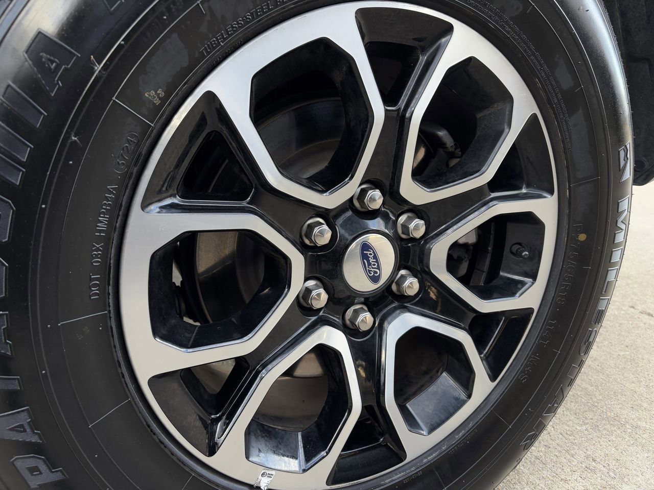 Certified 2024 Ford Expedition XLT image 11