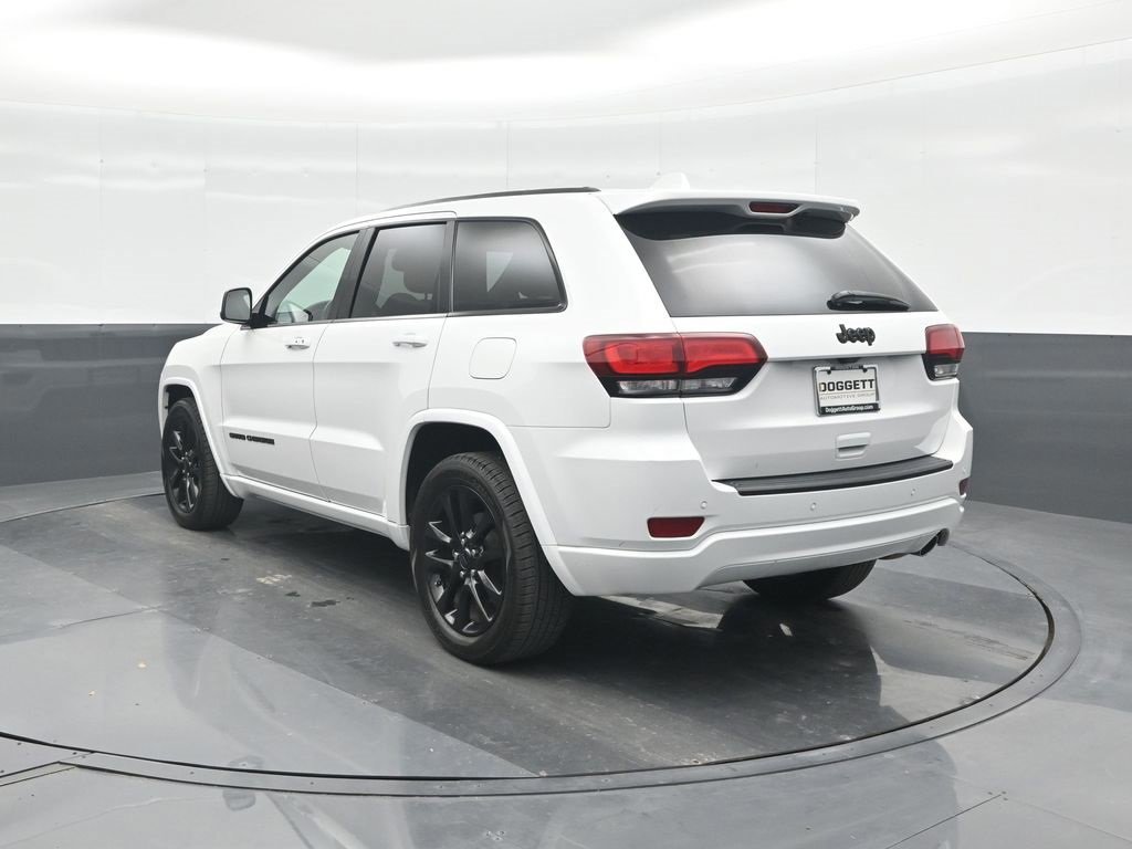 Used 2020 Jeep Grand Cherokee Altitude image 4