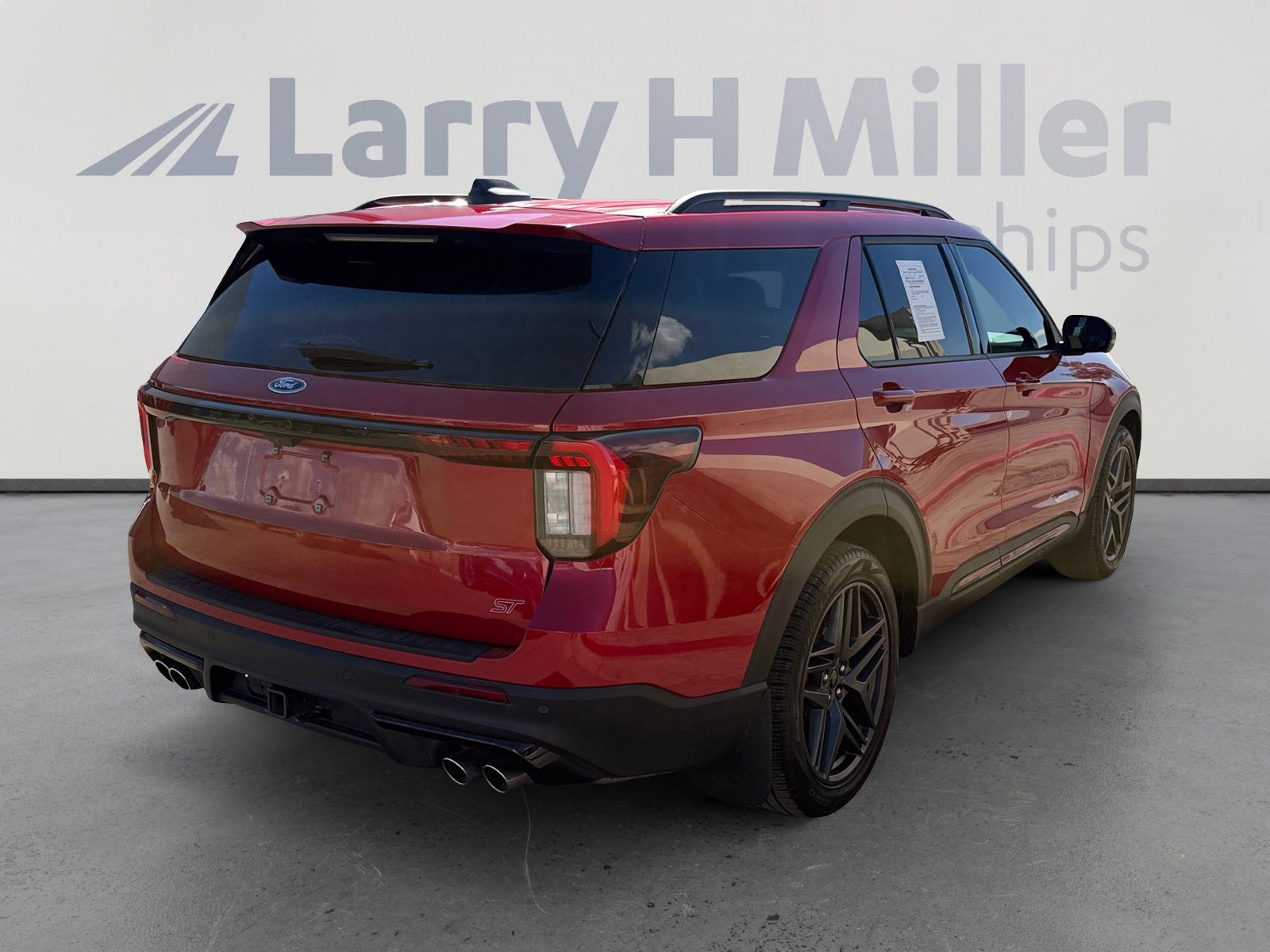 Certified 2025 Ford Explorer ST image 5