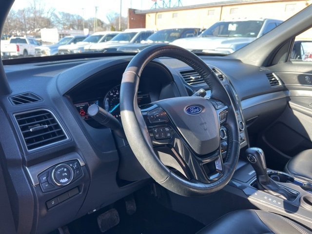 Certified 2019 Ford Explorer XLT w/ Equipment Group 202A image 7