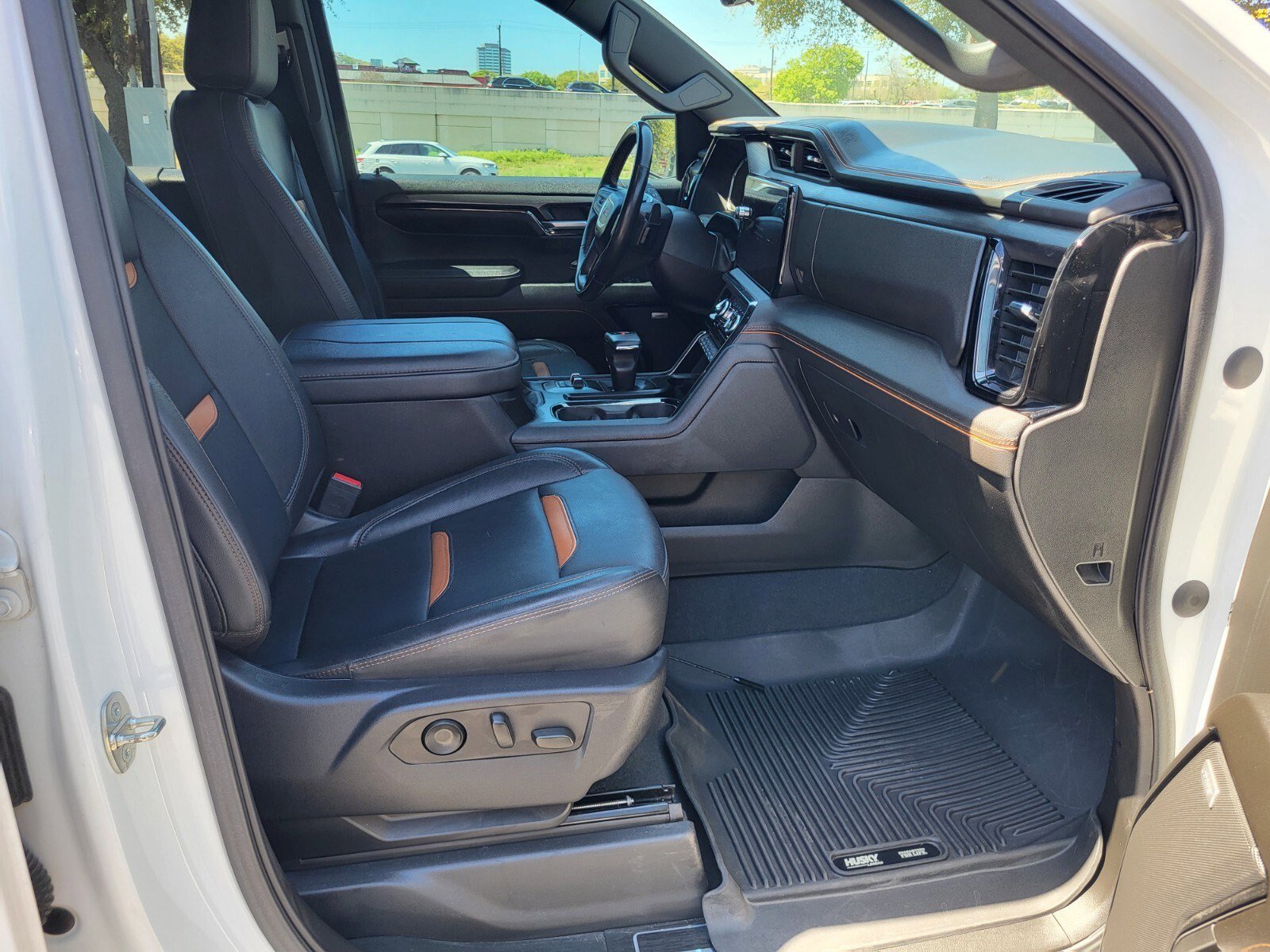 Used 2023 GMC Sierra 1500 AT4 w/ AT4 Premium Package image 13