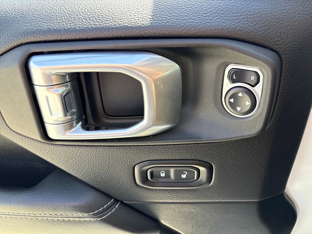 Used 2021 Jeep Gladiator Overland w/ Popular Equipment Package image 16