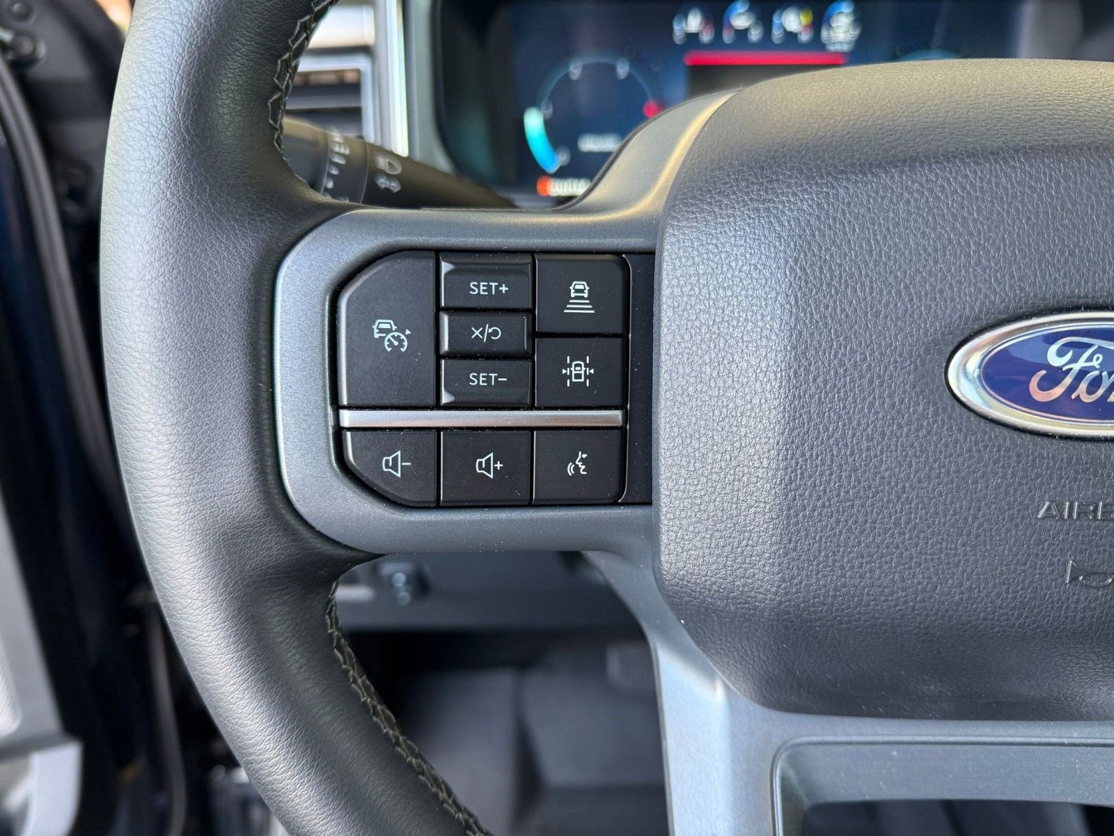 Certified 2025 Ford F250 Lariat w/ Lariat Ultimate Package AWD/4WD image 19