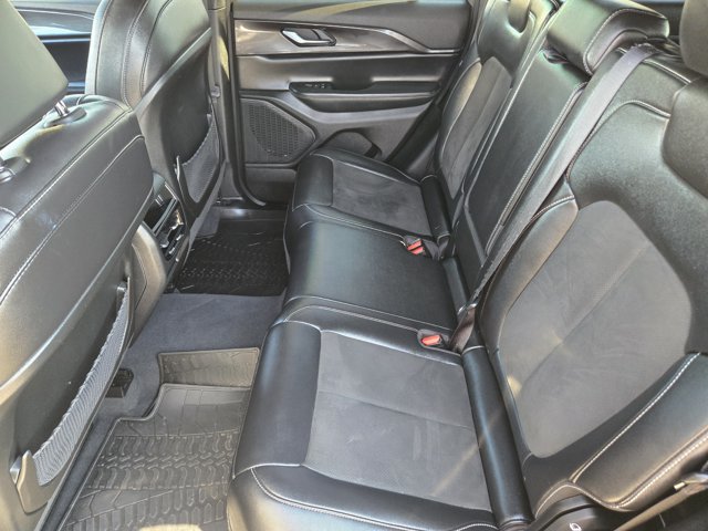 Used 2023 Jeep Grand Cherokee Altitude AWD/4WD image 28