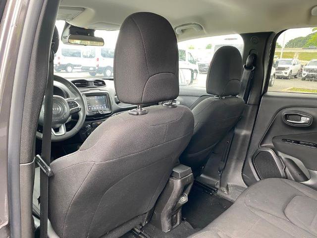 Used 2020 Jeep Renegade Latitude FWD image 28