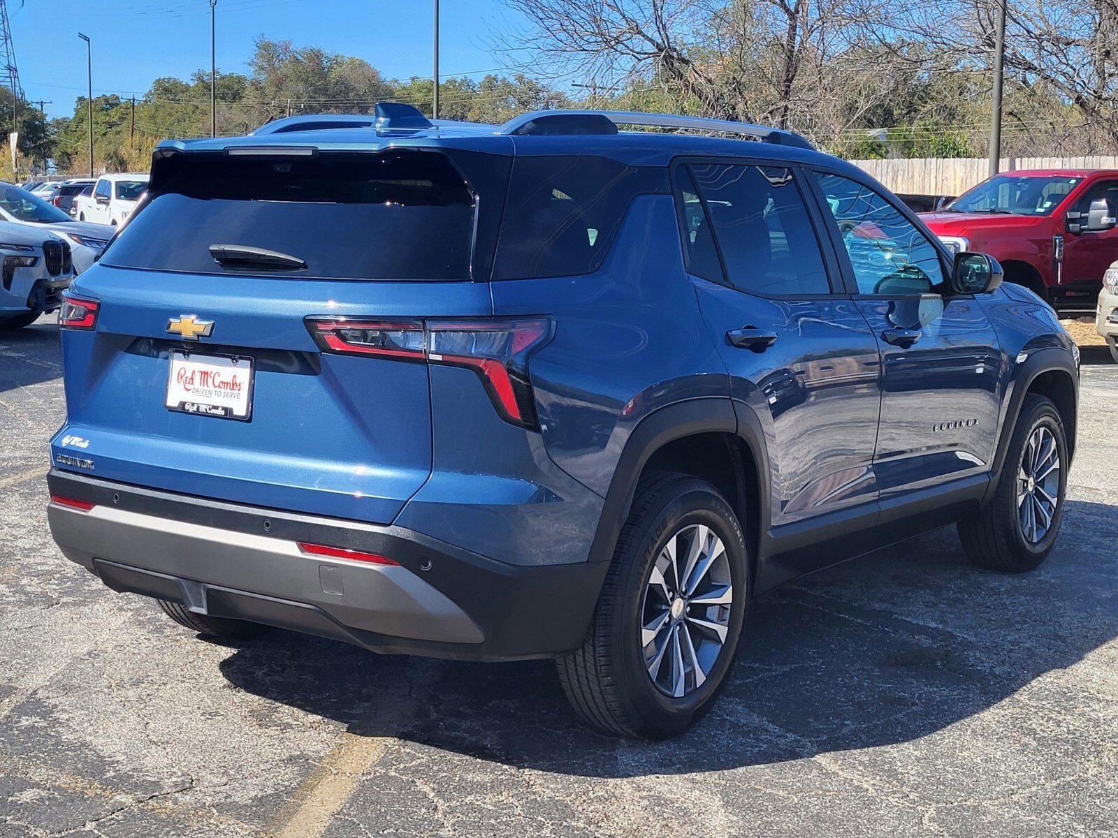 Used 2025 Chevrolet Equinox LT w/ Convenience Package II image 3