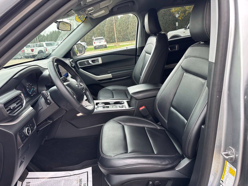 Certified 2024 Ford Explorer XLT w/ Equipment Group 202A AWD/4WD image 10