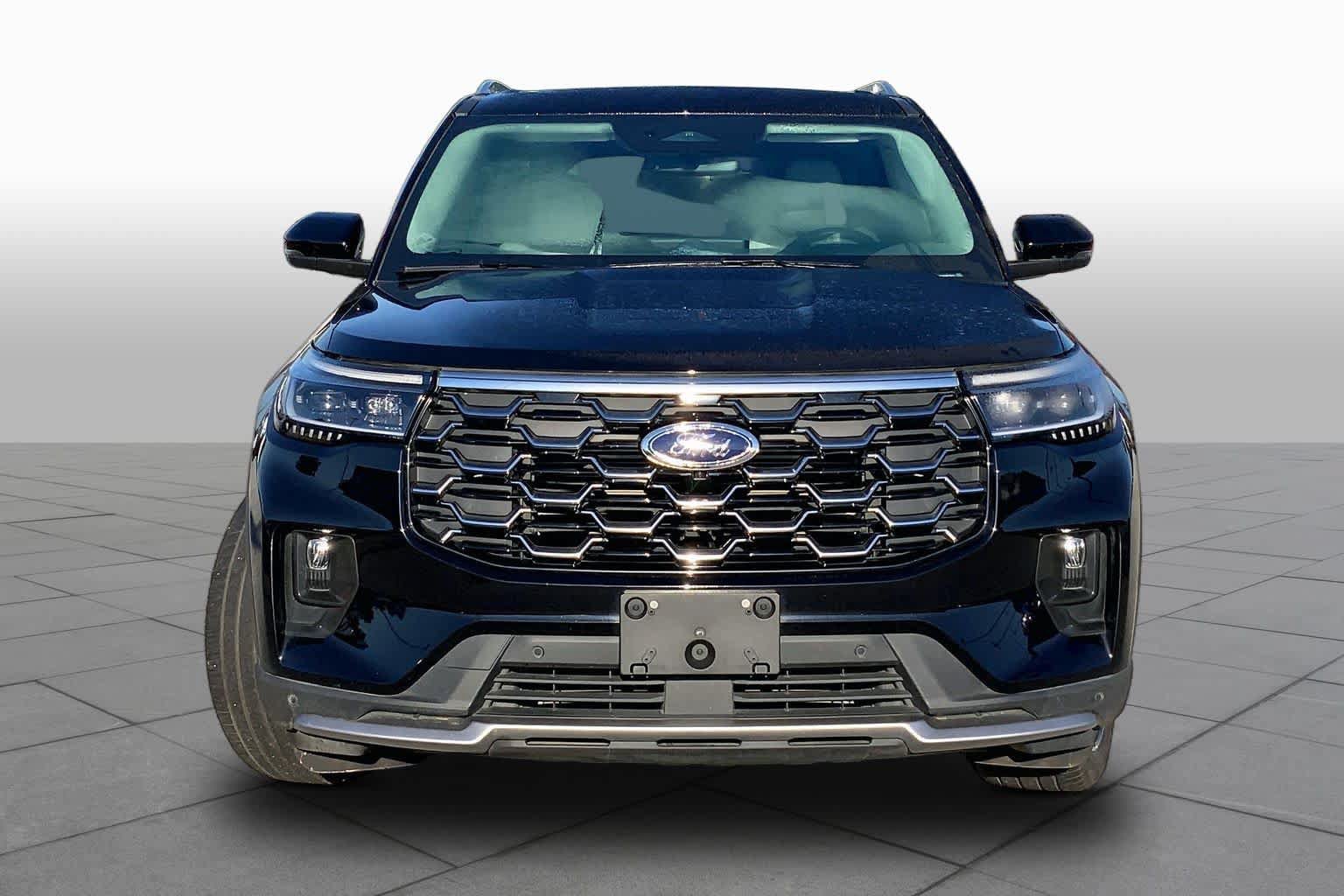 Certified 2025 Ford Explorer Platinum w/ Ultimate Package RWD image 4