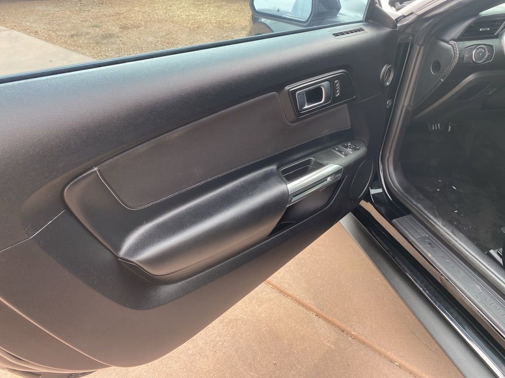 Certified 2019 Ford Mustang Coupe image 15