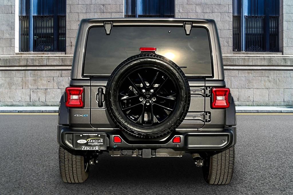 Used 2021 Jeep Wrangler Unlimited Sahara w/ Cold Weather Group AWD/4WD image 4