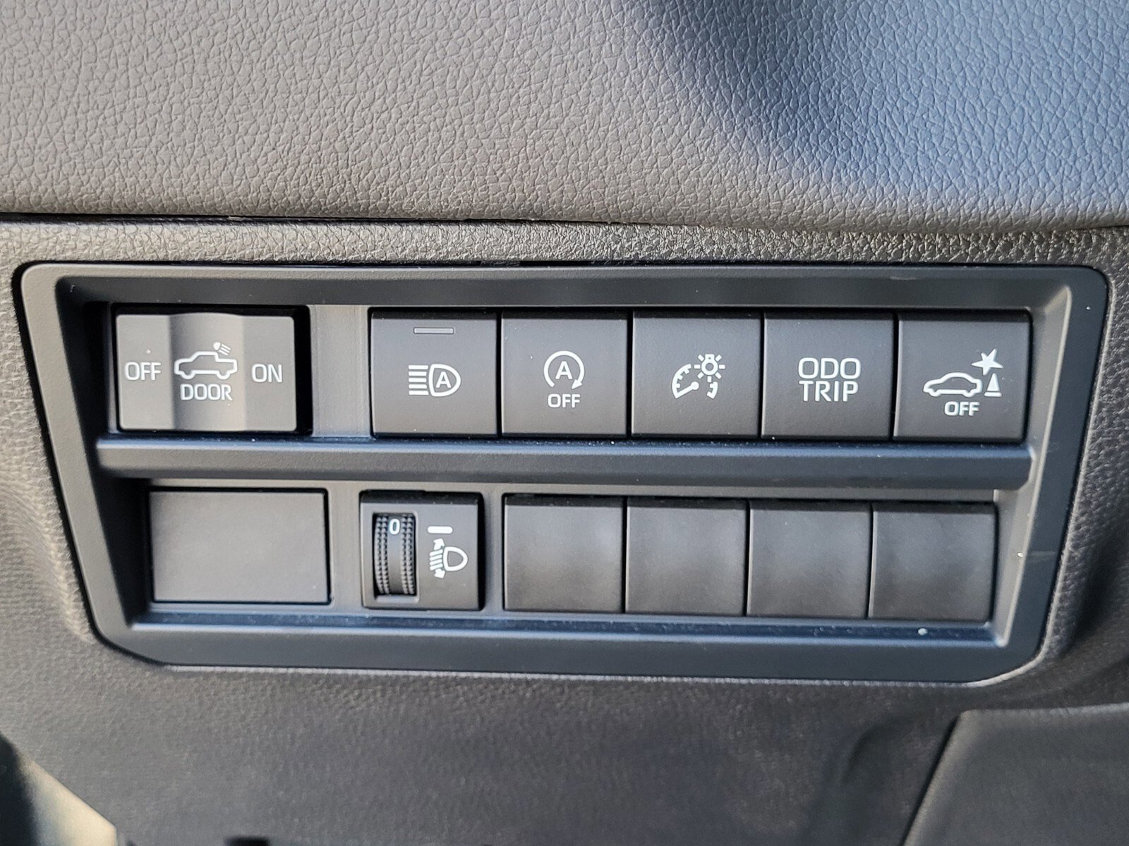 Used 2025 Toyota Tundra Limited image 24