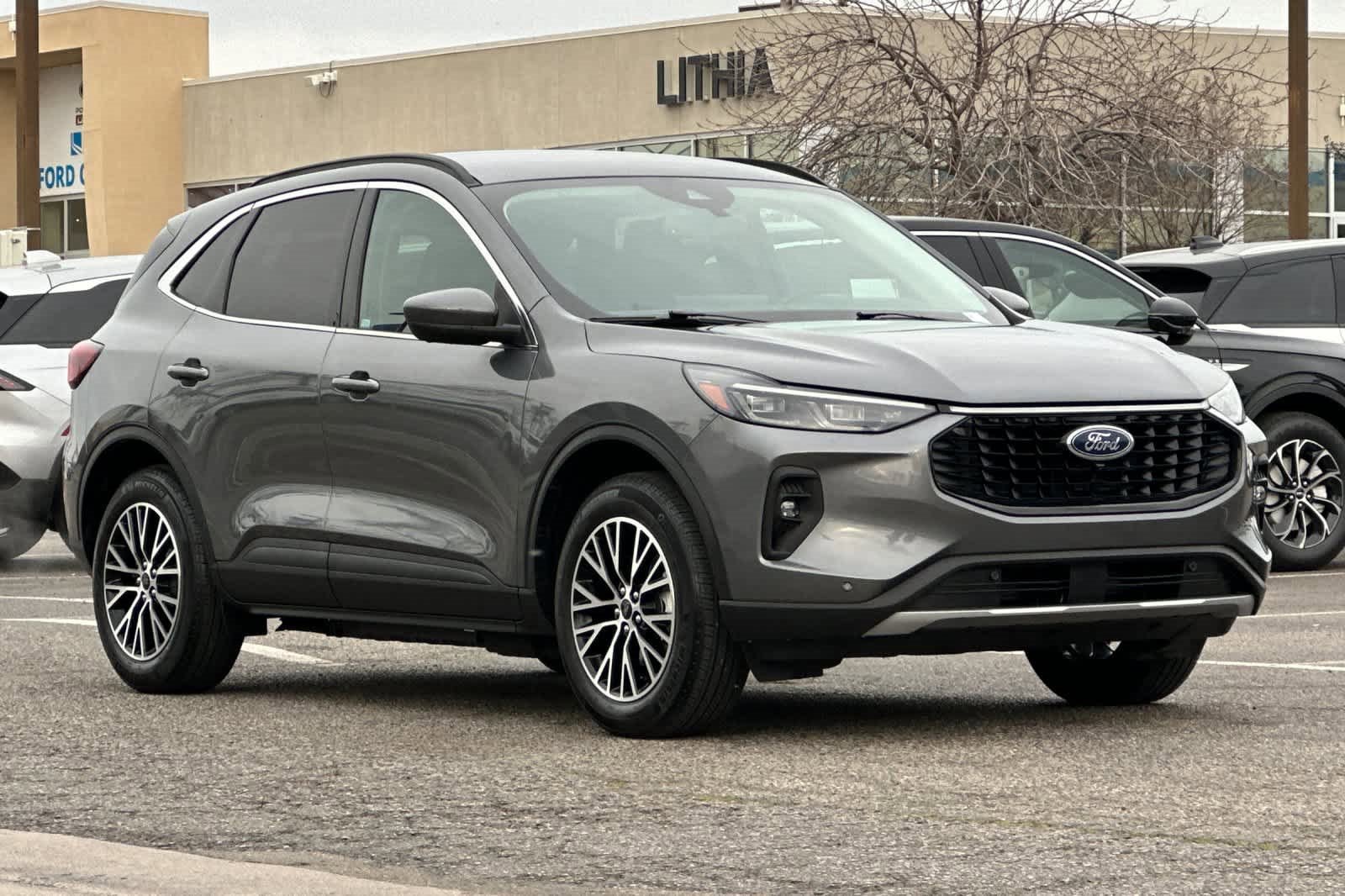 Certified 2025 Ford Escape SE w/ PHEV Premium Package image 7