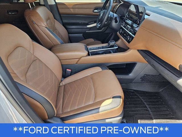 Used 2024 Nissan Pathfinder Platinum FWD image 11