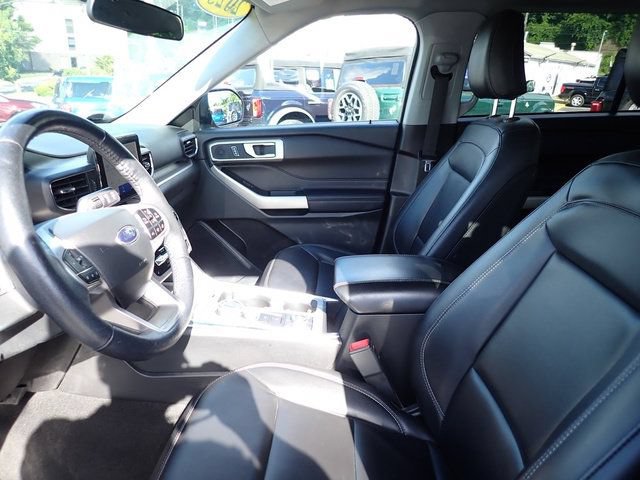 Certified 2023 Ford Explorer XLT w/ Equipment Group 202A AWD/4WD image 17