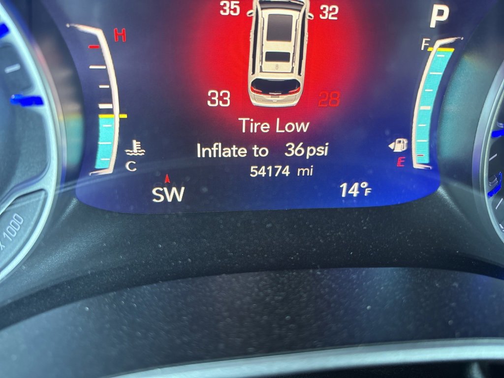 Used 2024 Chrysler Pacifica Touring-L image 11