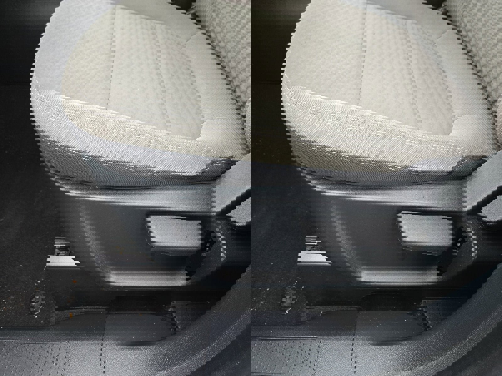 Certified 2022 Ford Escape SE image 12