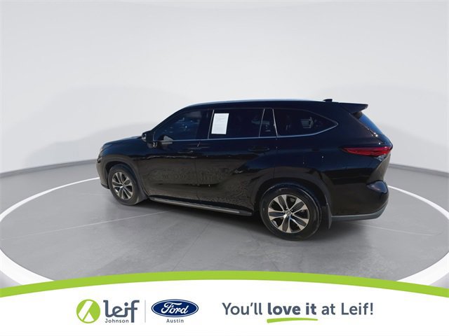 Used 2022 Toyota Highlander XLE image 8