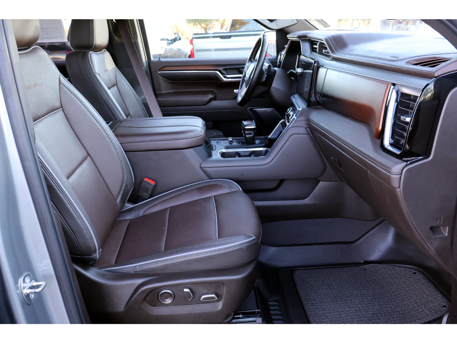 Used 2024 GMC Sierra 1500 Denali w/ Technology Package AWD/4WD image 22