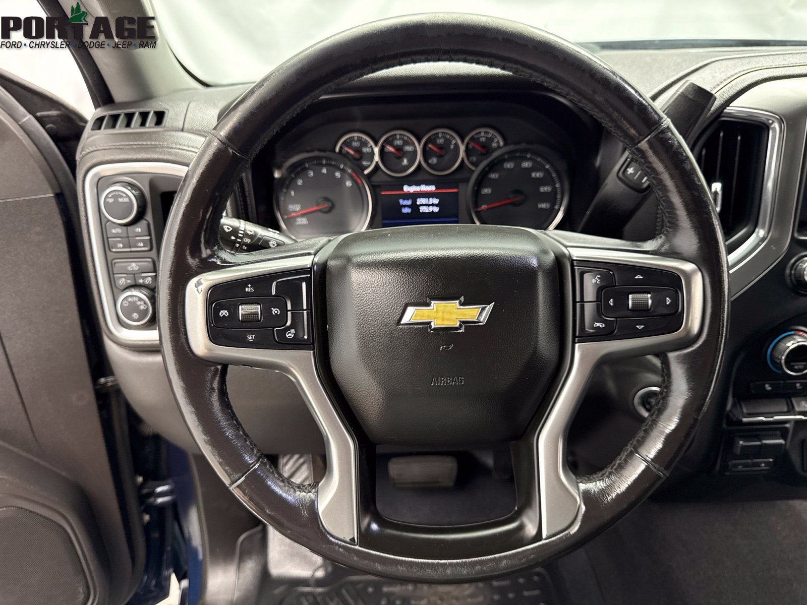 Used 2020 Chevrolet Silverado 1500 LT w/ All-Star Edition AWD/4WD image 17