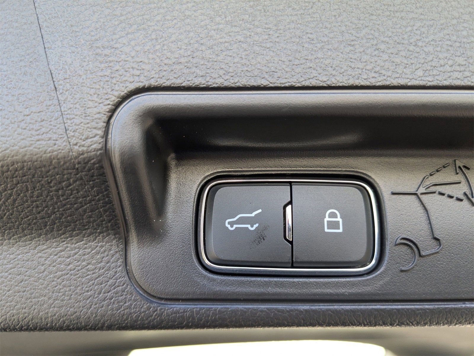 Certified 2025 Ford Explorer Active image 14