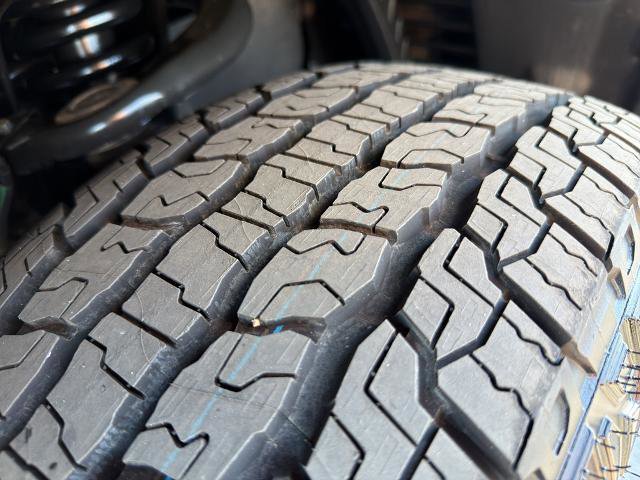 Used 2020 Toyota Tacoma Limited AWD/4WD image 12