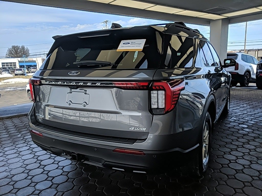 Certified 2025 Ford Explorer Active image 3