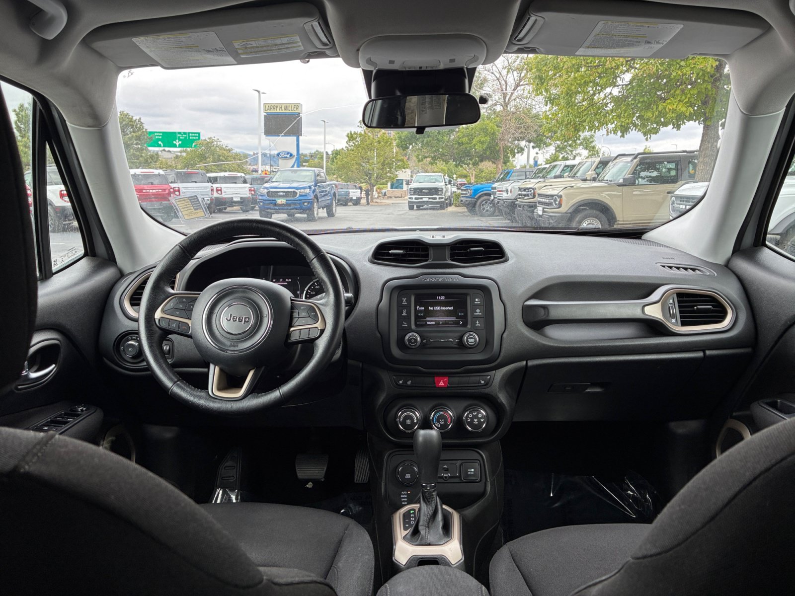 Used 2017 Jeep Renegade Latitude w/ Cold Weather Group AWD/4WD image 20