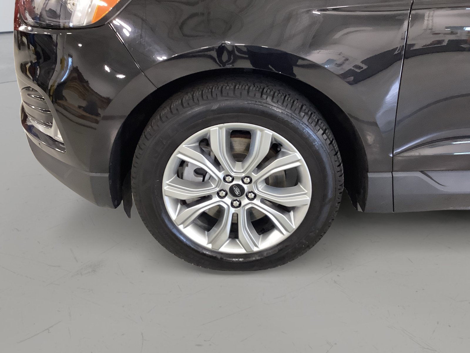 Certified 2023 Ford Edge Titanium AWD/4WD image 9