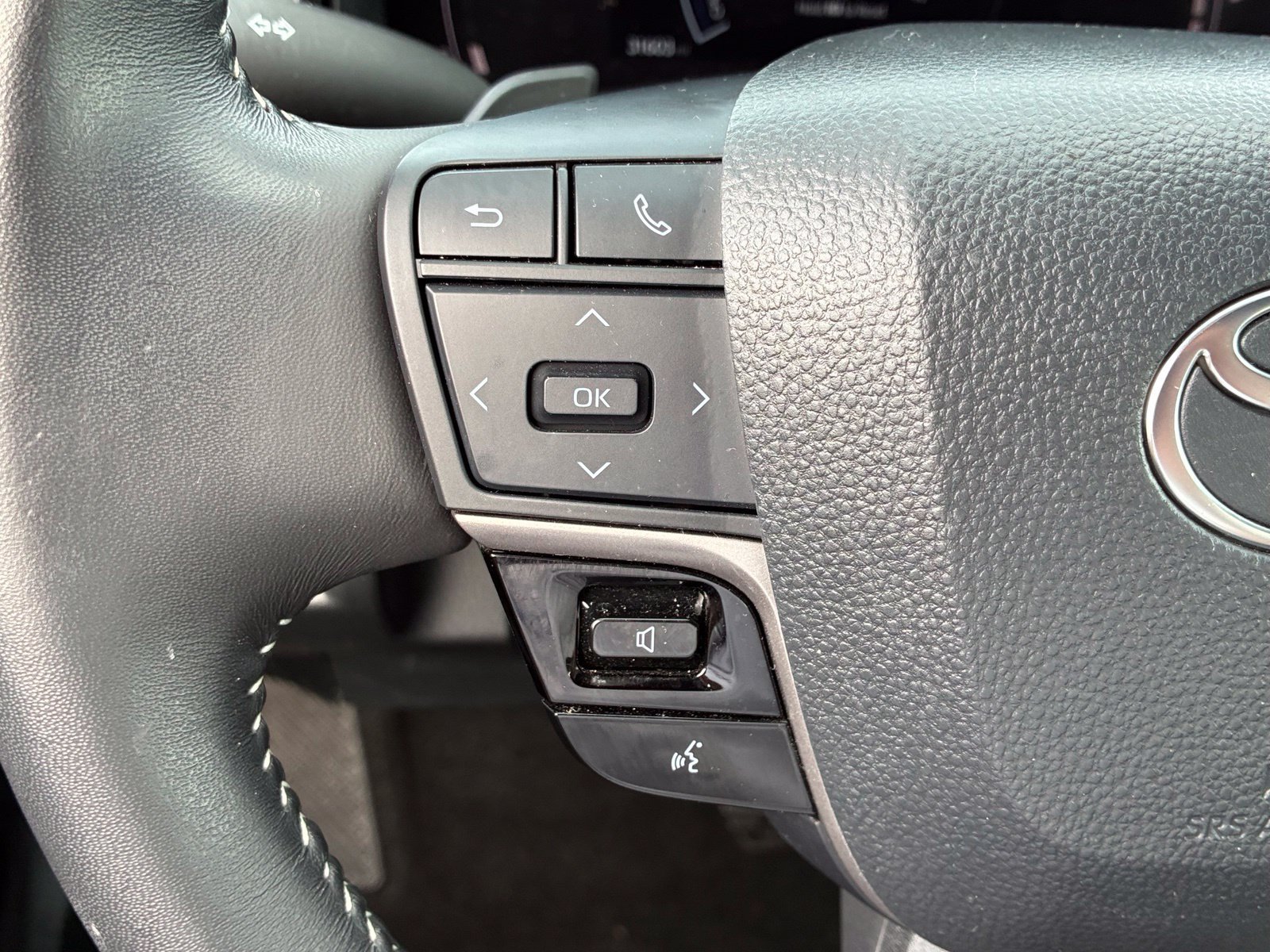 Used 2025 Toyota Camry SE FWD image 25
