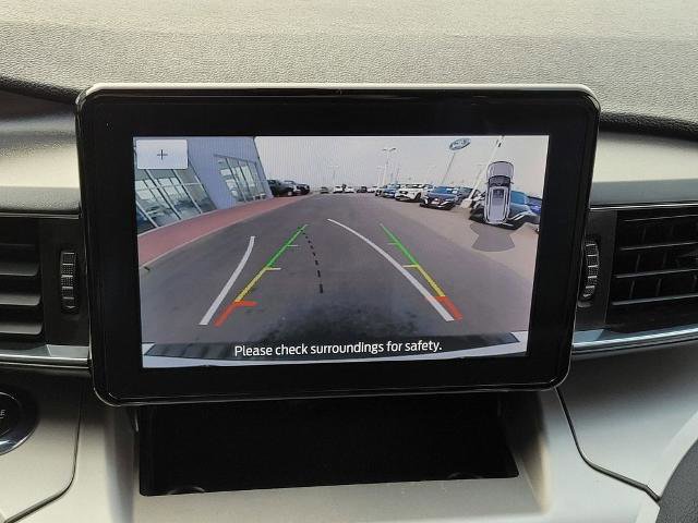 Certified 2022 Ford Explorer XLT w/ Equipment Group 202A image 19