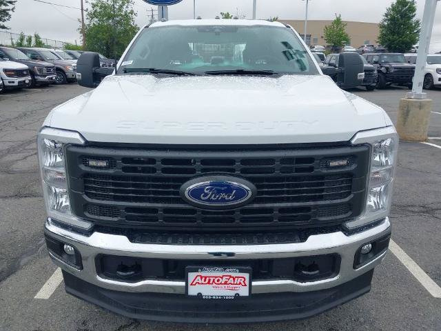 Certified 2025 Ford F250 XL w/ XL Chrome Package AWD/4WD image 3