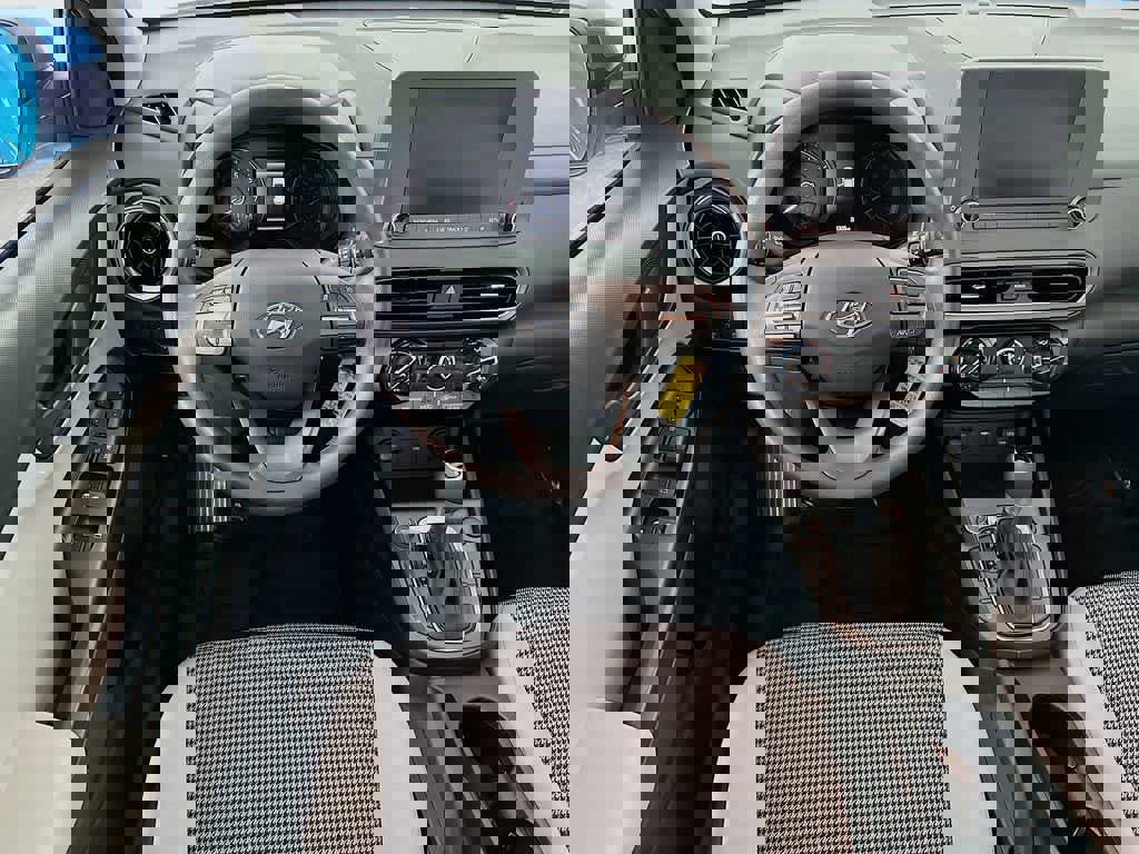 Used 2023 Hyundai Kona SE w/ Cargo Package image 13