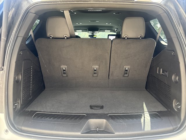 Used 2022 GMC Yukon SLT w/ SLT Luxury Package RWD image 9