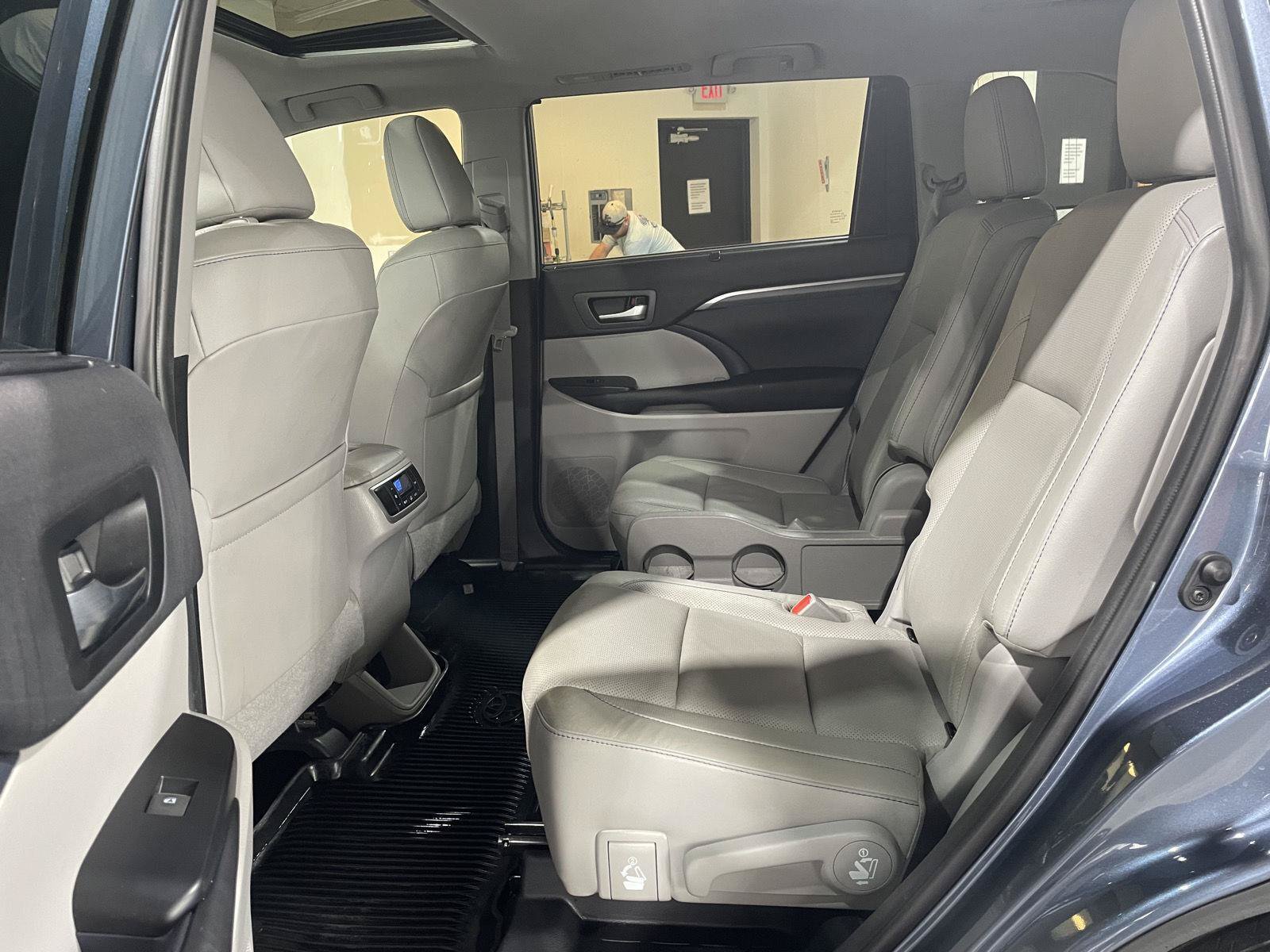 Used 2019 Toyota Highlander Limited AWD/4WD image 31