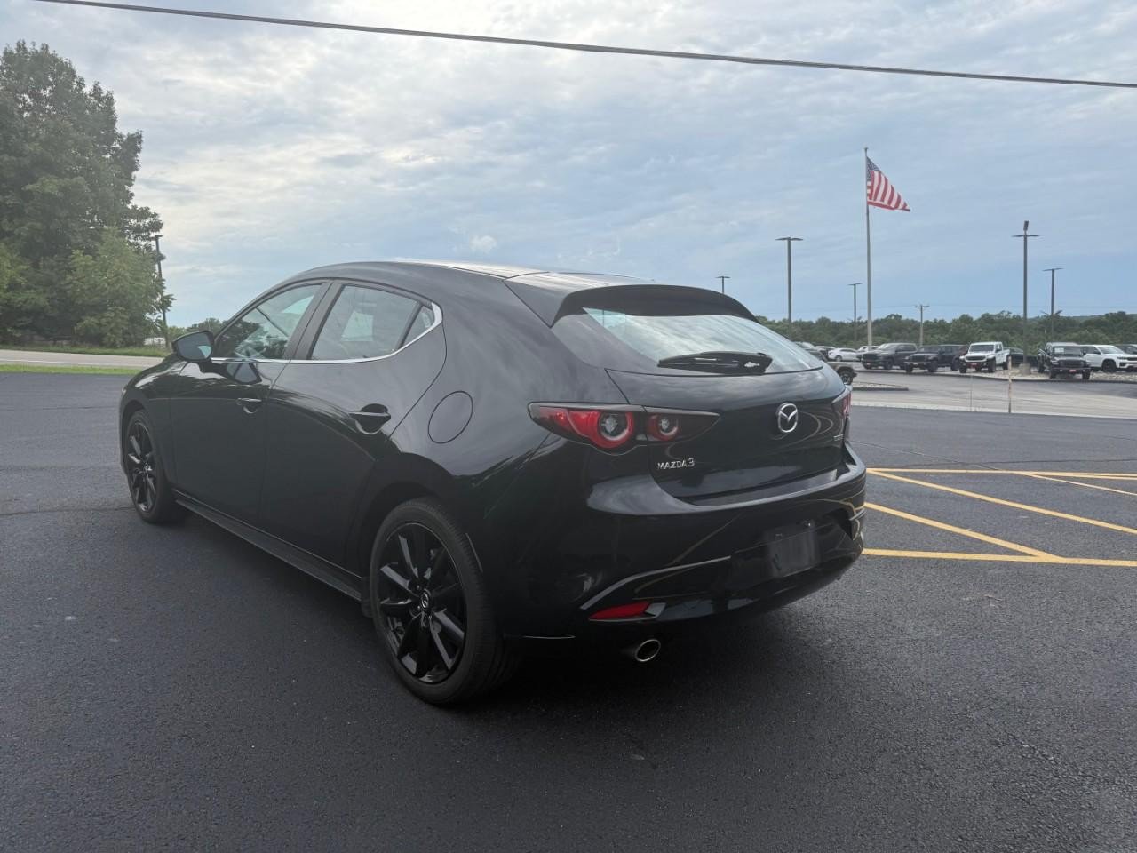 Used 2024 MAZDA MAZDA3 s FWD image 3