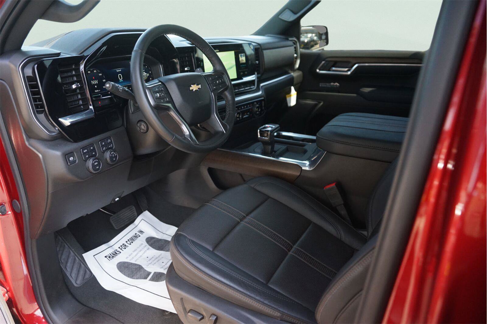 Used 2025 Chevrolet Silverado 1500 High Country AWD/4WD image 8