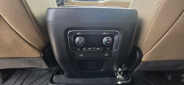 Used 2024 Chevrolet Suburban Premier AWD/4WD image 32