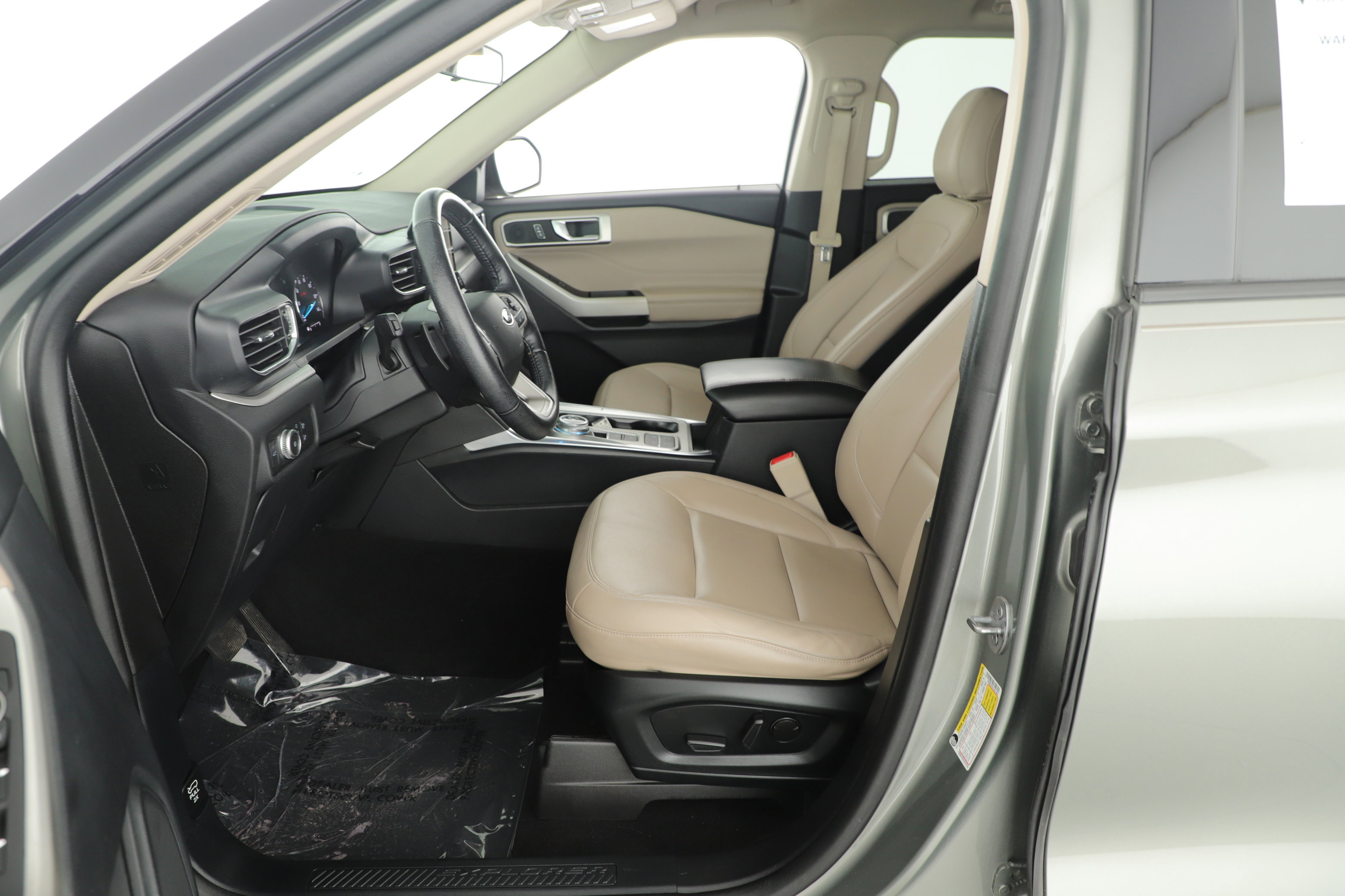 Certified 2020 Ford Explorer XLT w/ Equipment Group 202A image 8