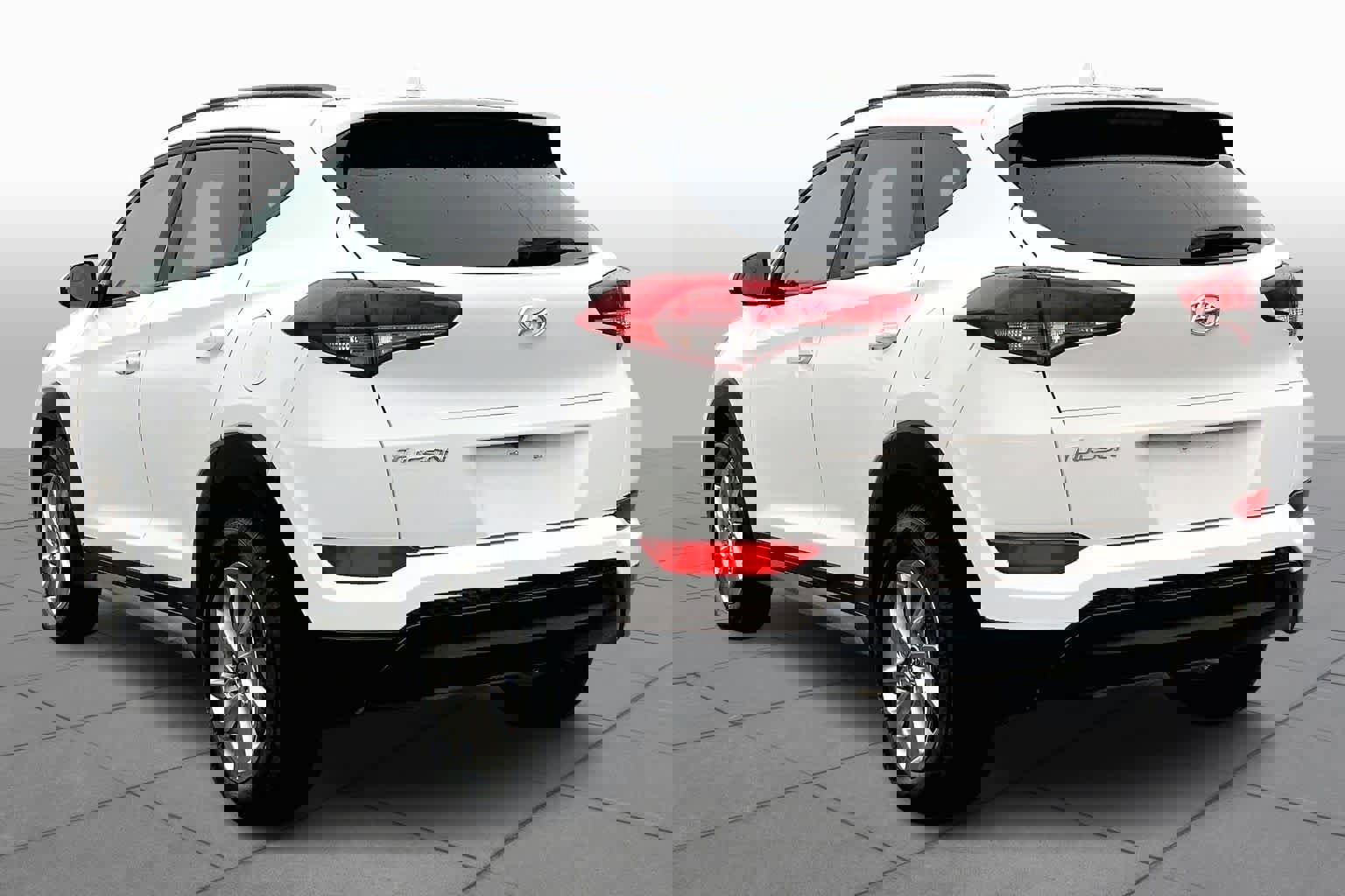 Used 2018 Hyundai Tucson SEL image 2